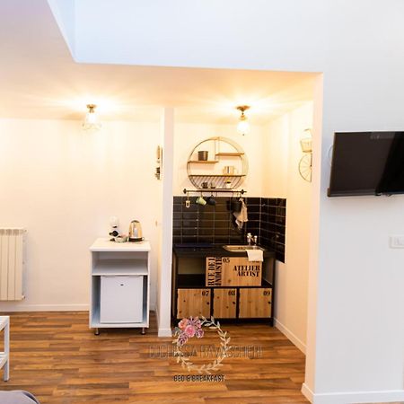 Duchessa Ravaschieri Bed And Breakfast 나폴리 외부 사진