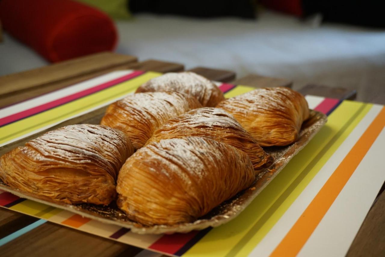 Duchessa Ravaschieri Bed And Breakfast 나폴리 외부 사진